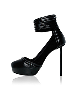 Ana Locking Shoe