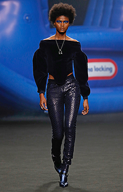 Look 10