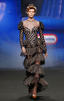 Look 16