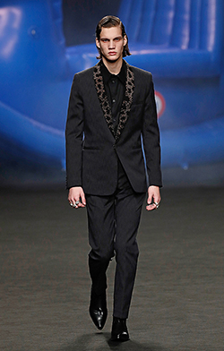 Look 32
